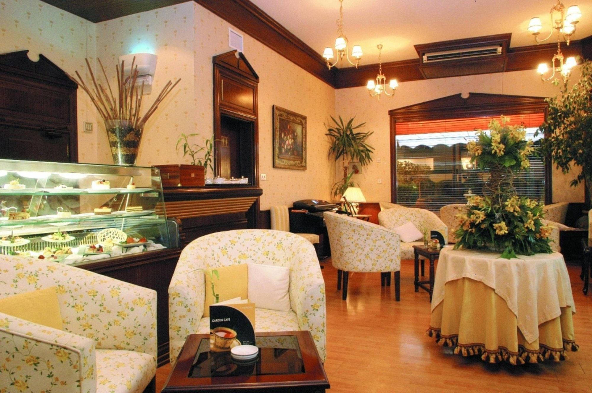 Le Royal Hotel Kuwait City Restaurant photo